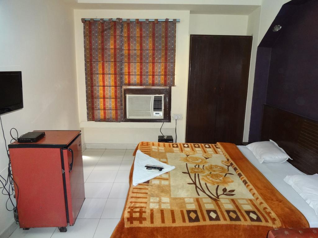 Elegant International 2* New Delhi