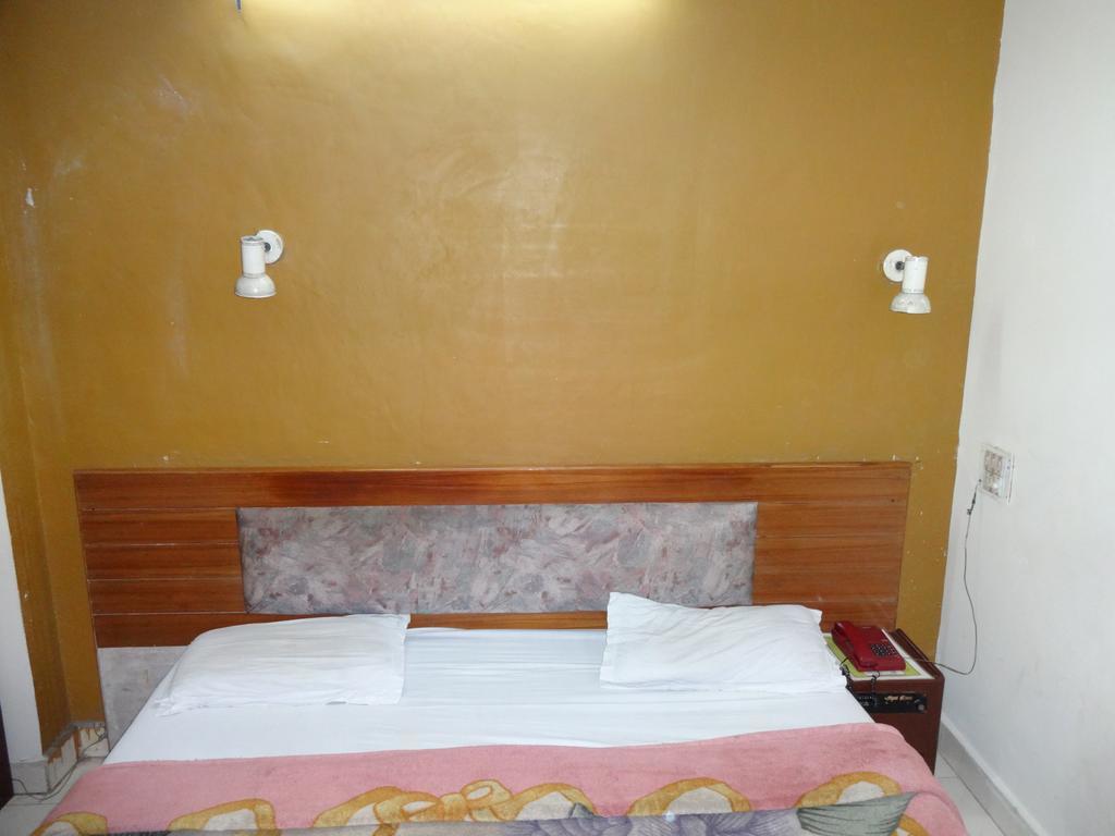 Elegant International Hotel New Delhi