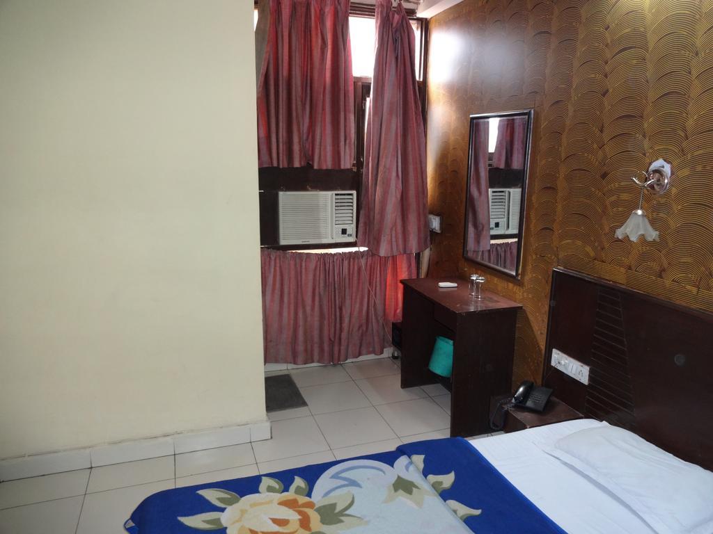 Elegant International Hotel 2*