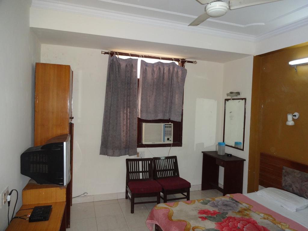 Elegant International Hotel New Delhi