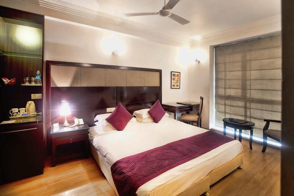Oyo Premium New Friends Colony Hotel 3*