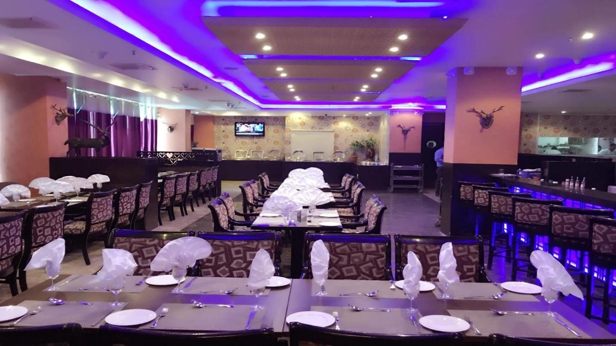 Signature Grand Hotel Nova Deli