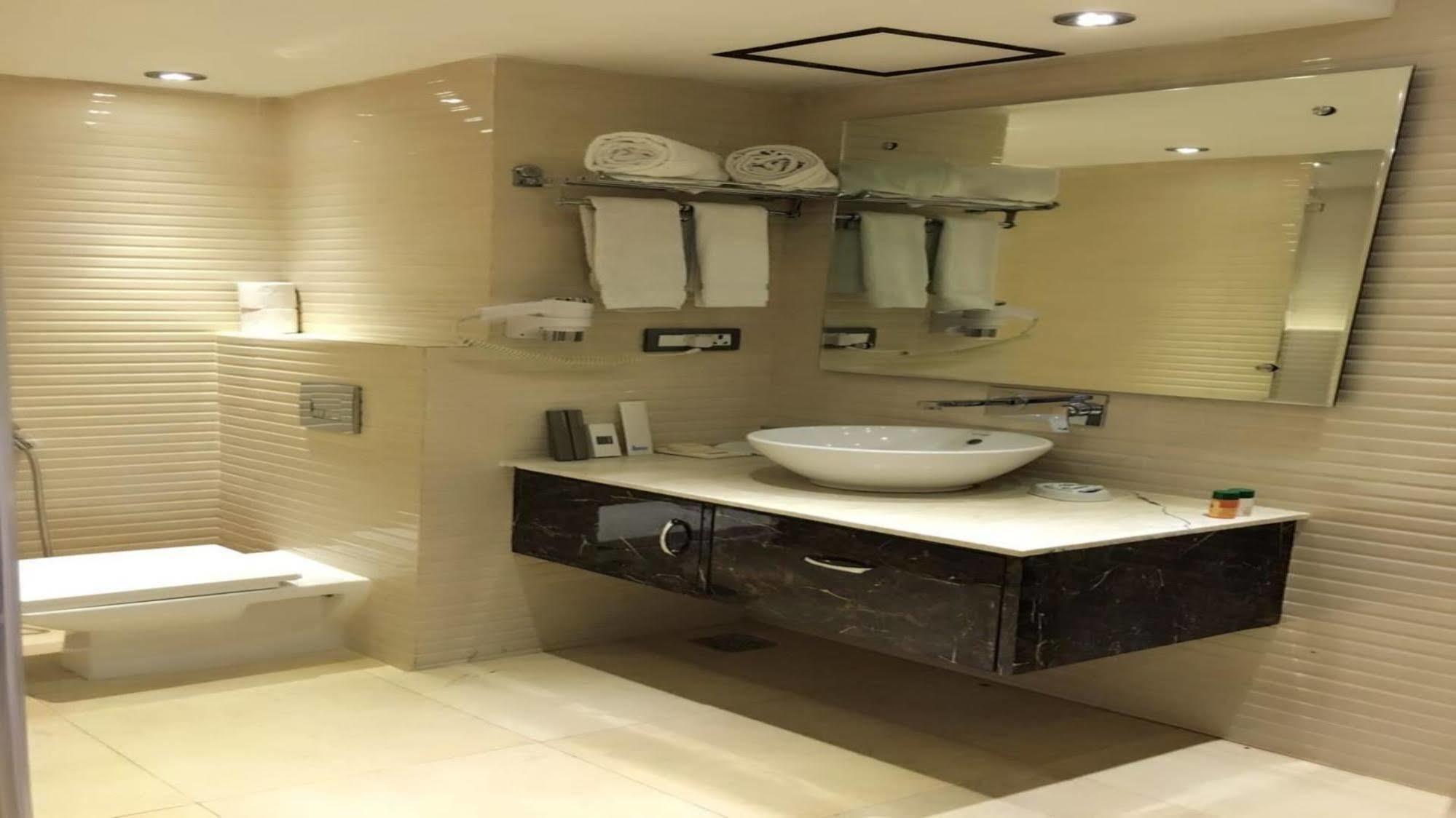 Hotel Signature Grand 3*