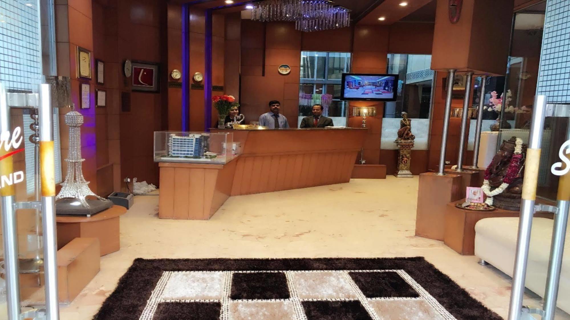 Hotel Signature Grand Nova Deli