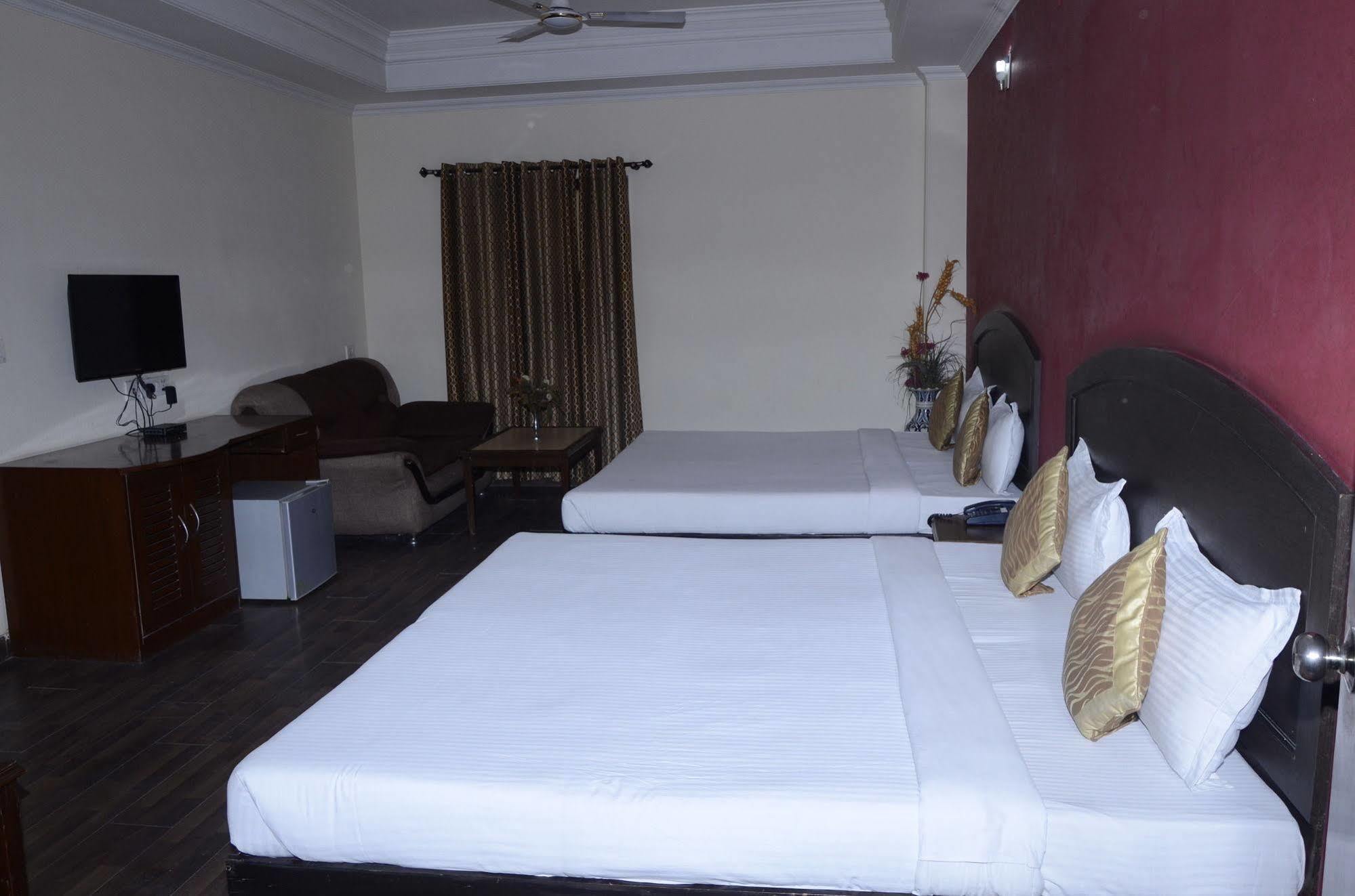 Hotel Fabexpress Grand Shoba Nova Deli