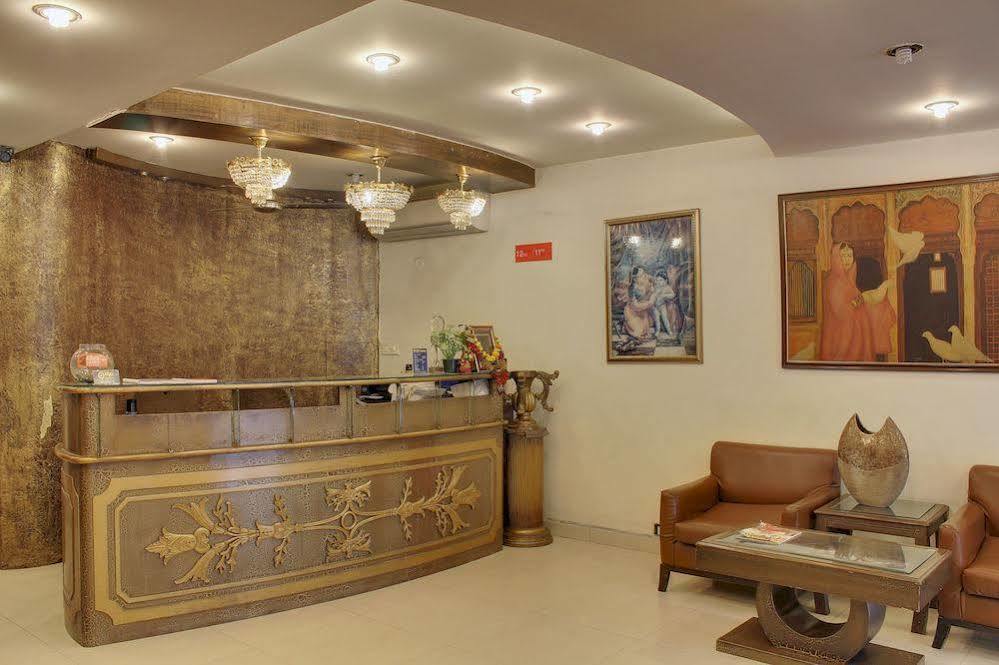 Oyo 358 Sarojini Nagar 3* New Delhi