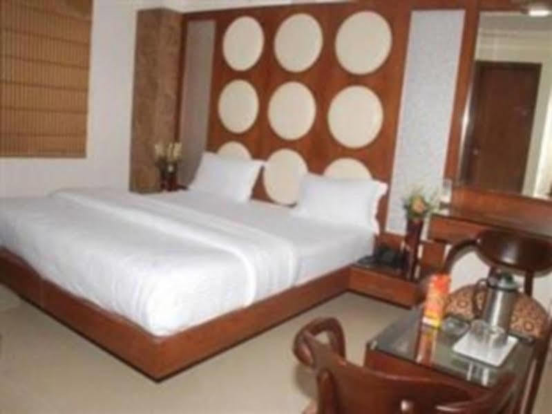 High 5 Land Hotel 2*