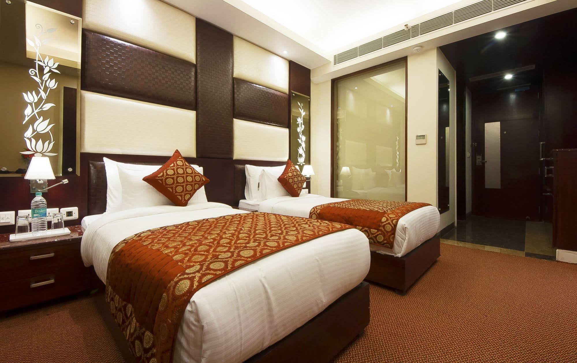 Hotel Golden Grand 4*