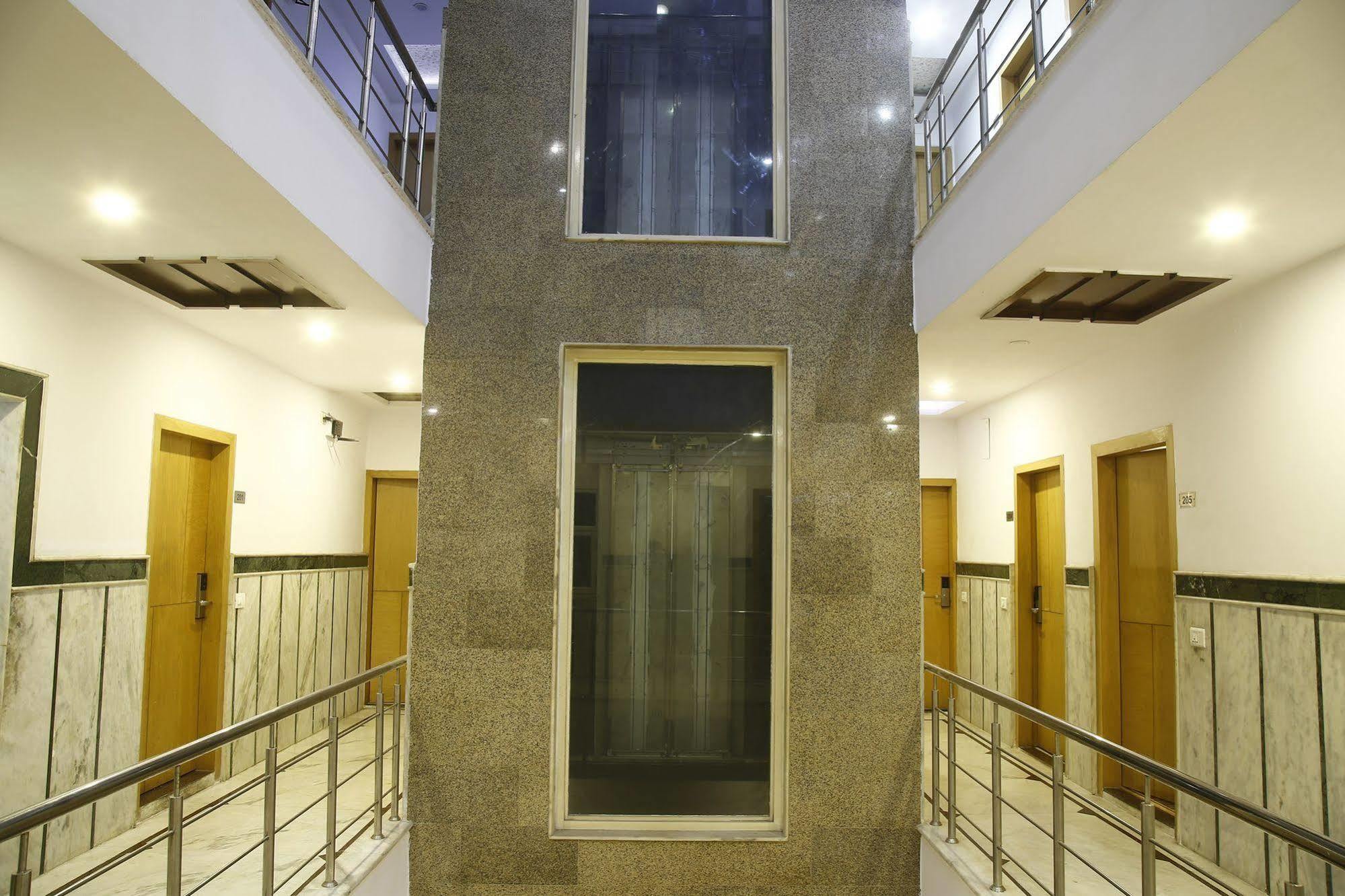 Mohan International 3* New Delhi