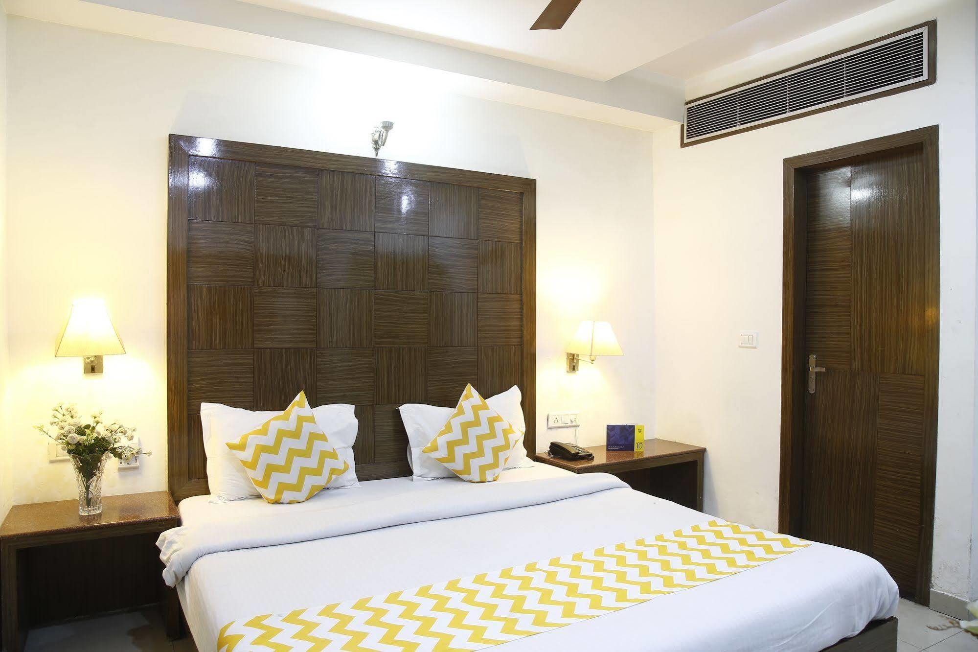 Mohan International Hotel 3*