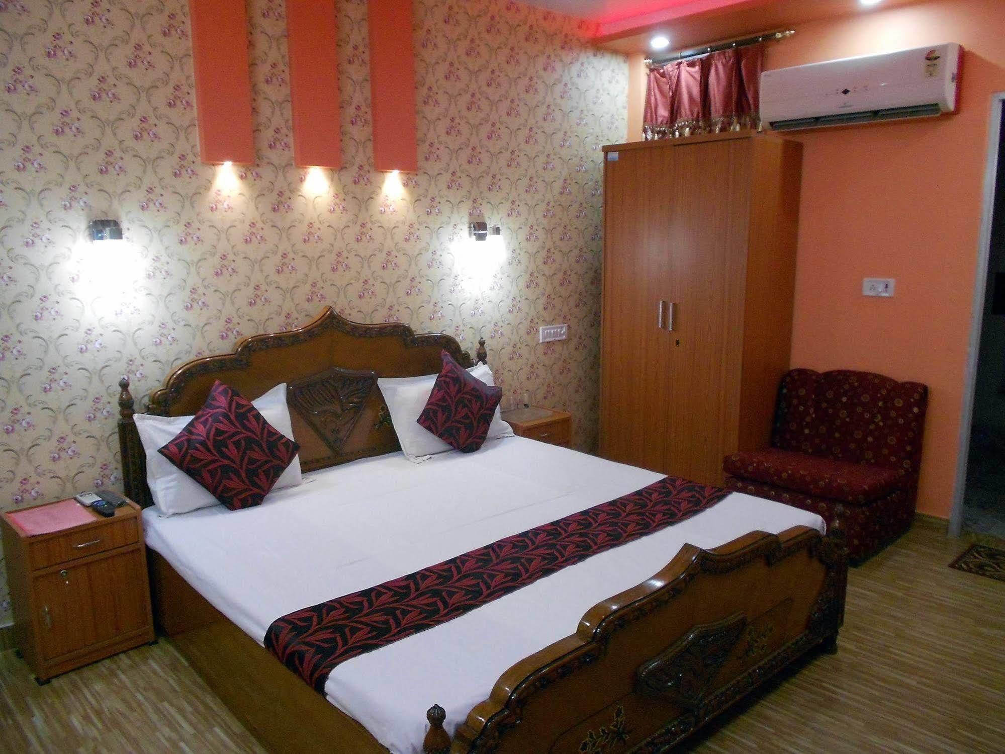 Mystique Moments Bed & Breakfast 2*