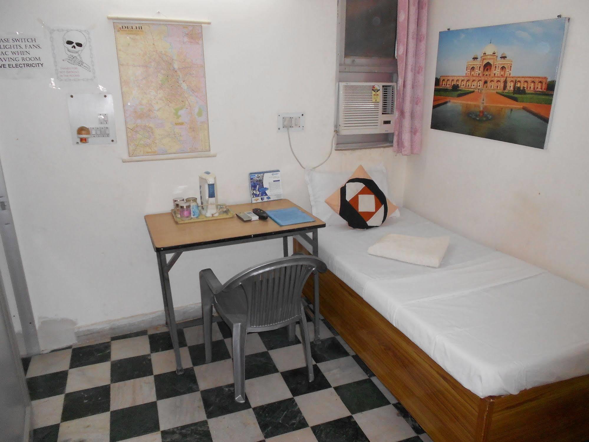 Bed & Breakfast Mystique Moments