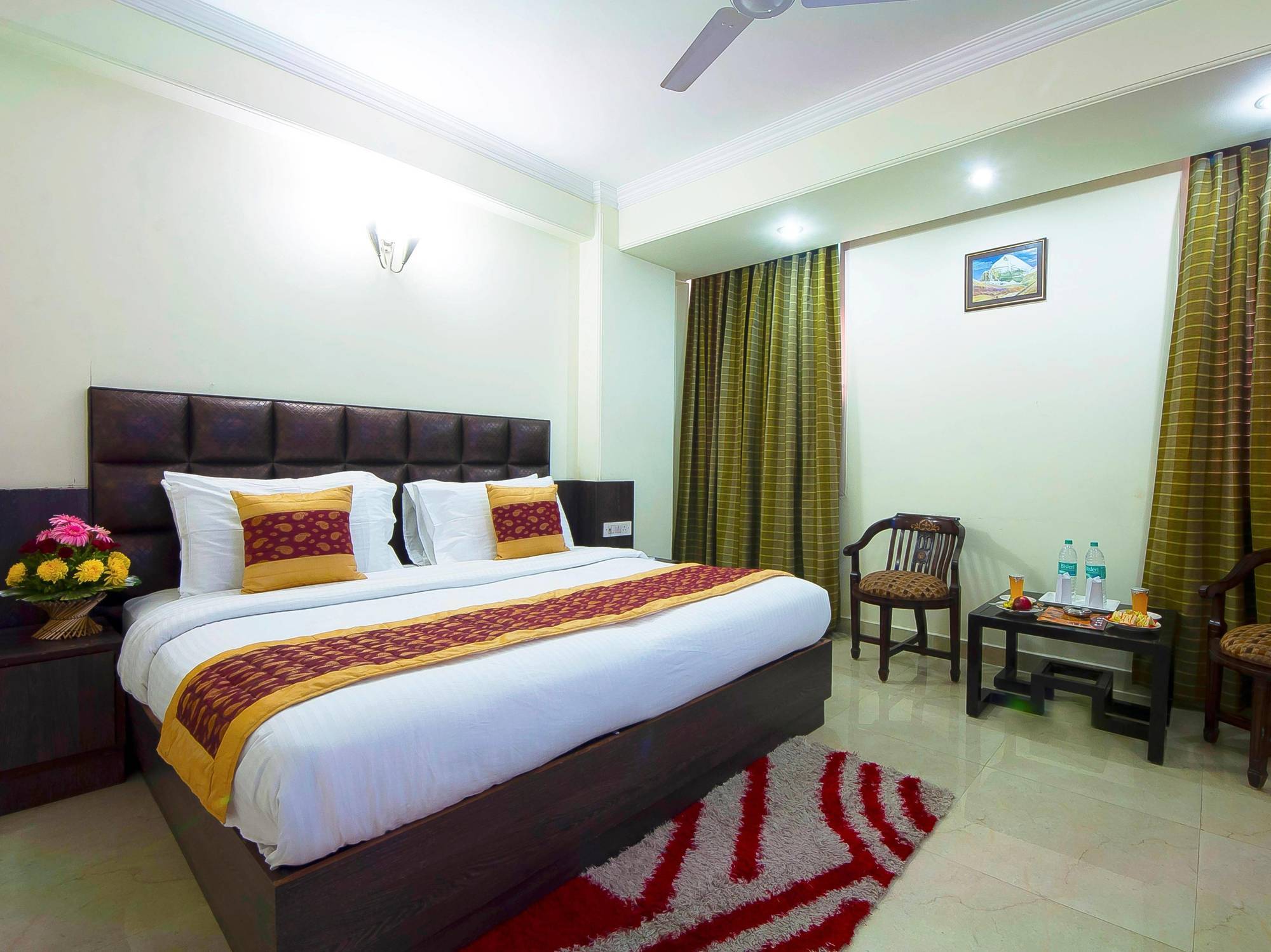 Hotel Capital O 2382 White House Continental 3*