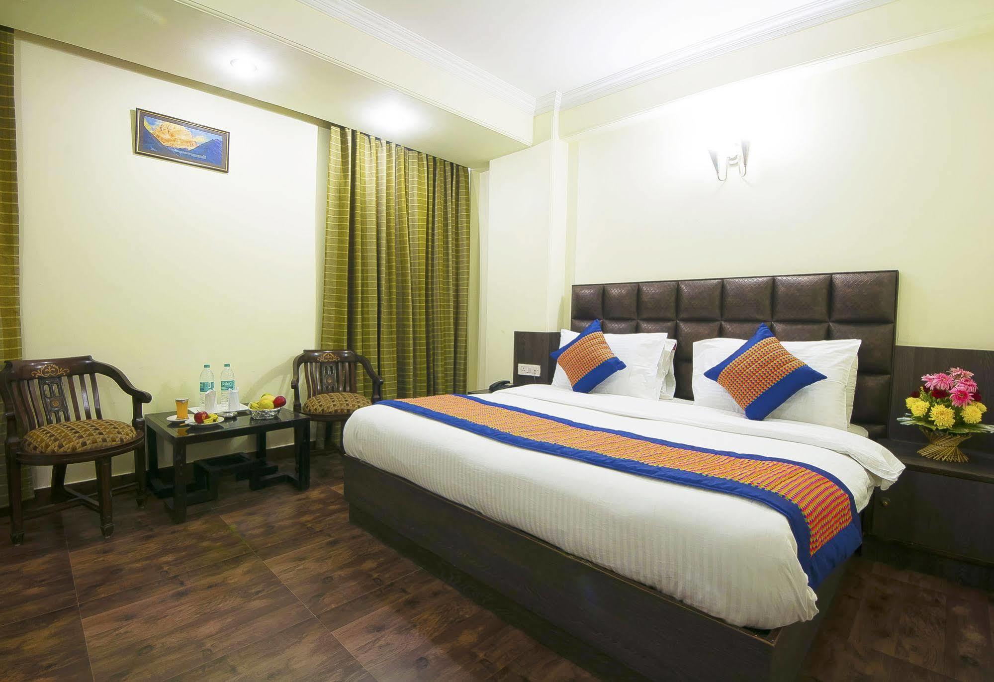 Hotel Capital O 2382 White House Continental Delhi (National Capital Territory of India)