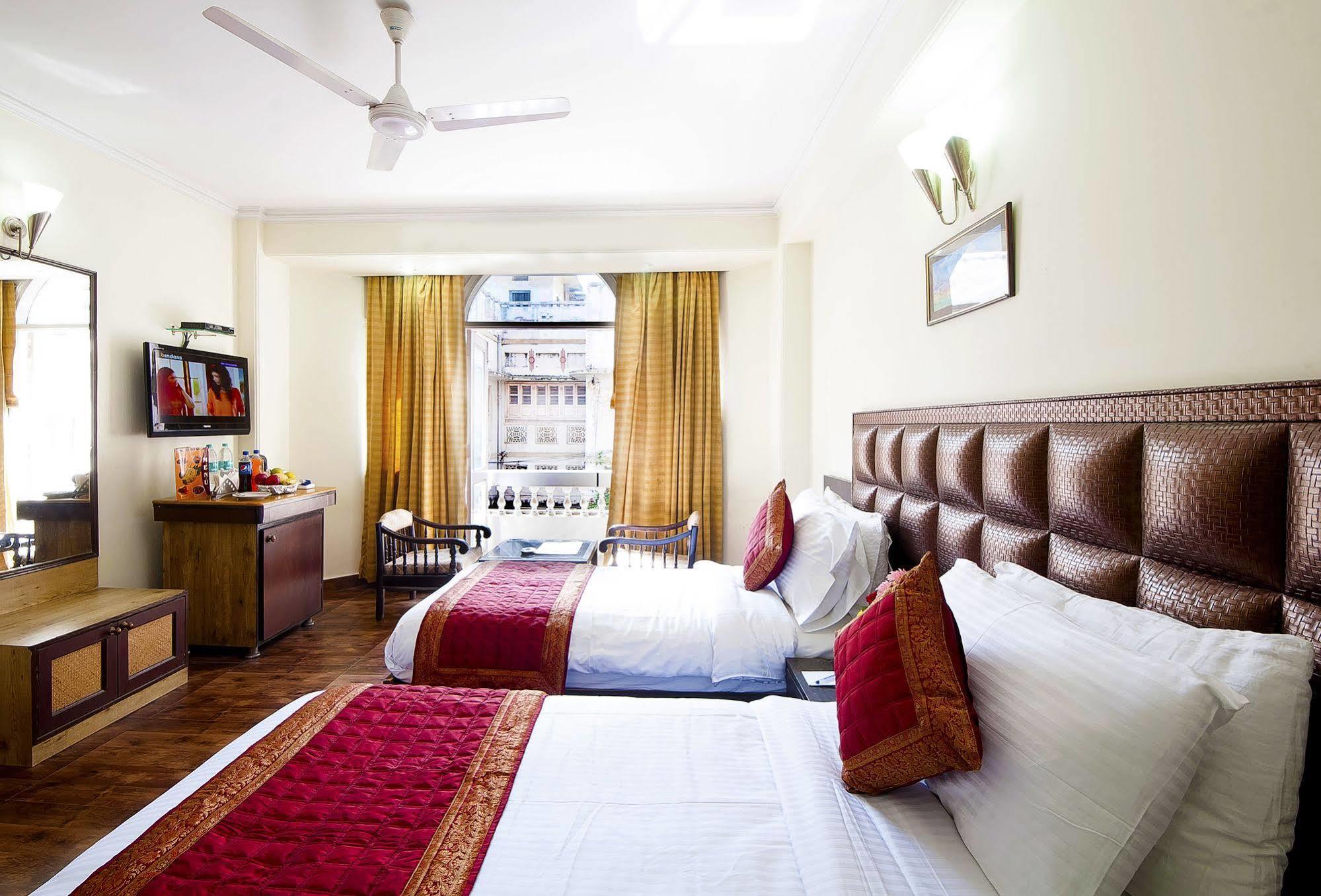 Hotel Capital O 2382 White House Continental 3*