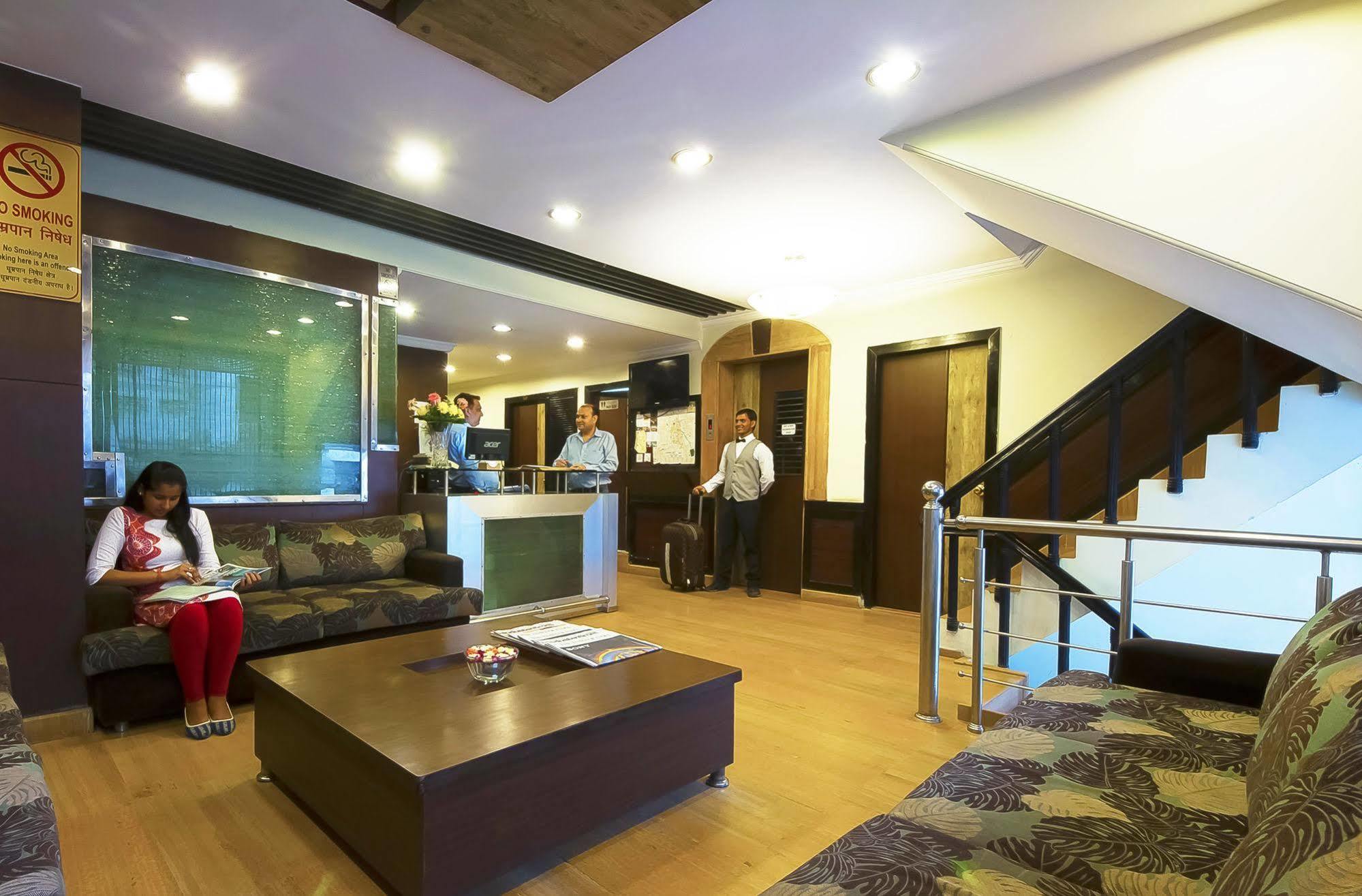 Hotel Capital O 2382 White House Continental Delhi (National Capital Territory of India)