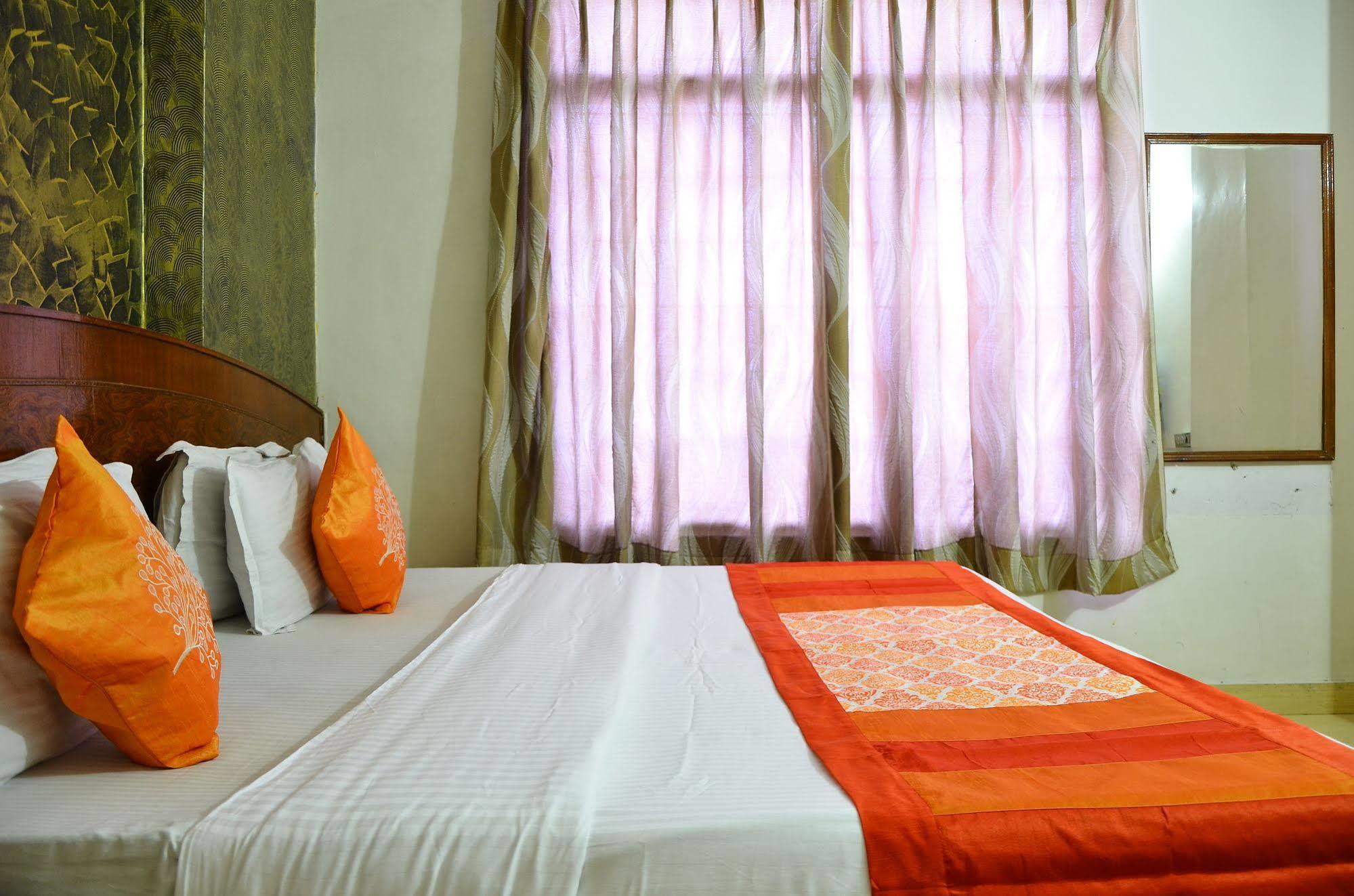 Airport Paradise International 3* New Delhi