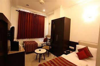 Chanchal Continental # Near To New Delhi Station # Family Hotel # Customer'S Choice Hotel # Tourist Places Nearby - Red Fort, Jama Masjid, India Gate Hotel