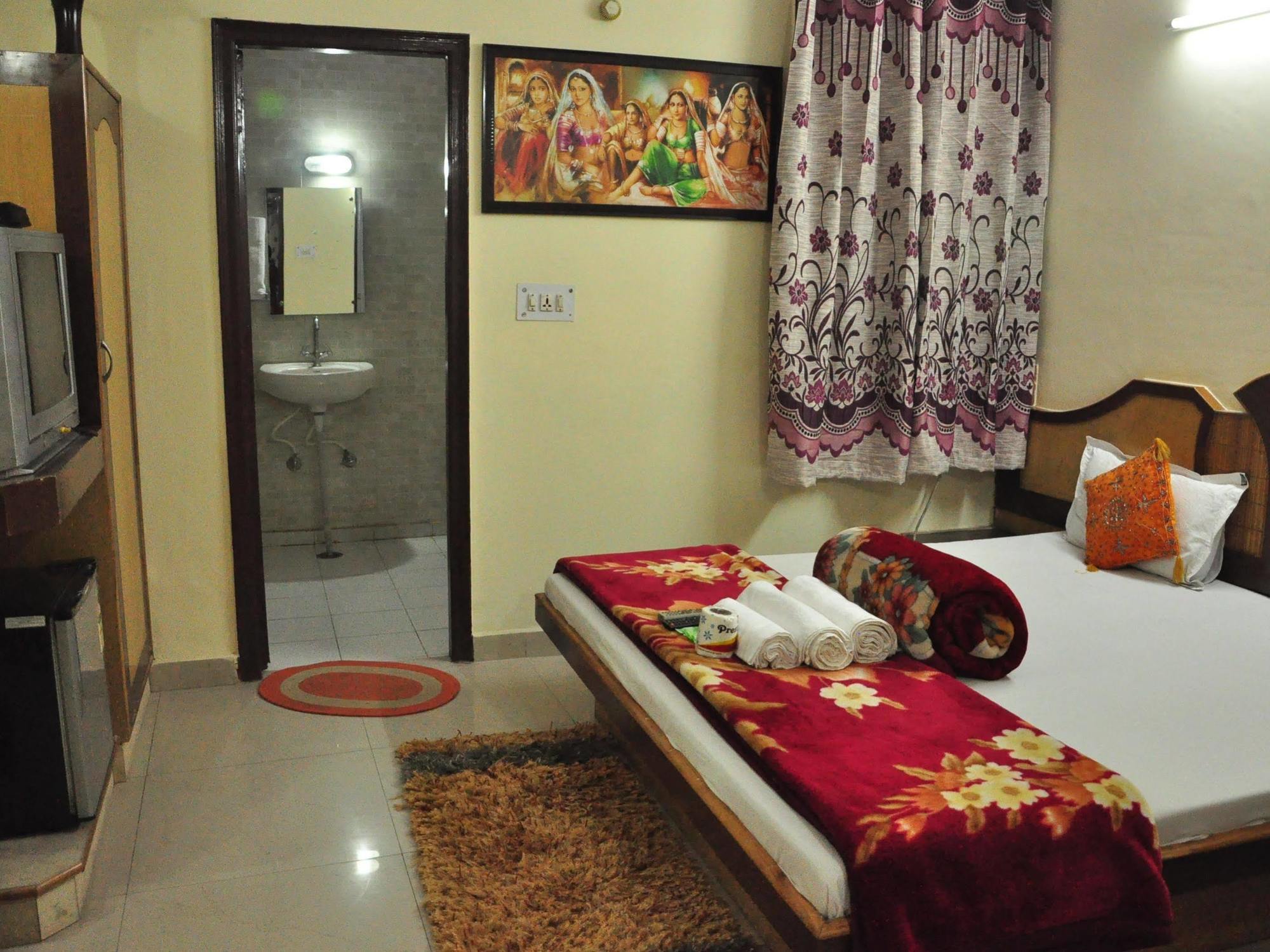 Hotel Ganga 3*