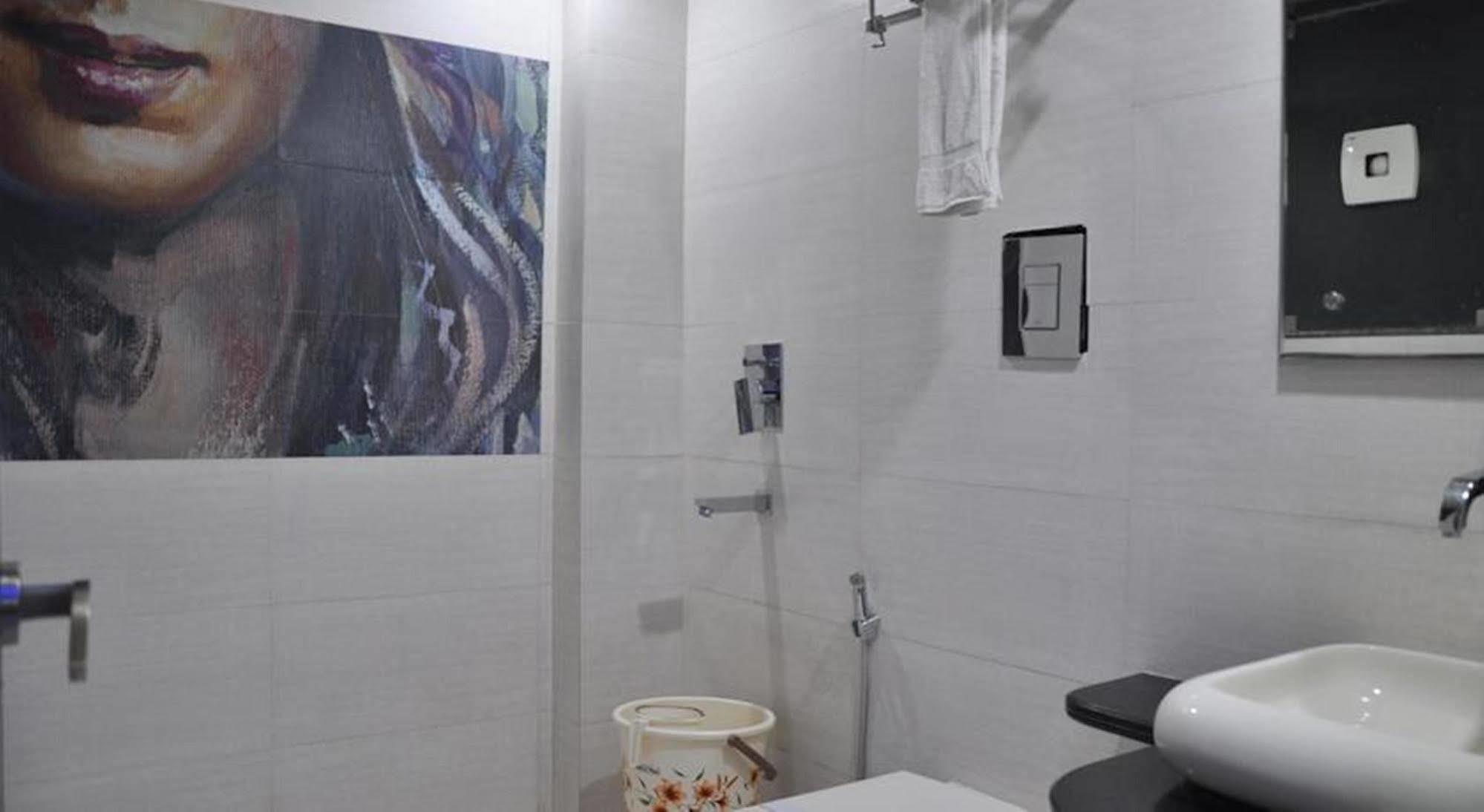Hotel Well Dx New Delhi