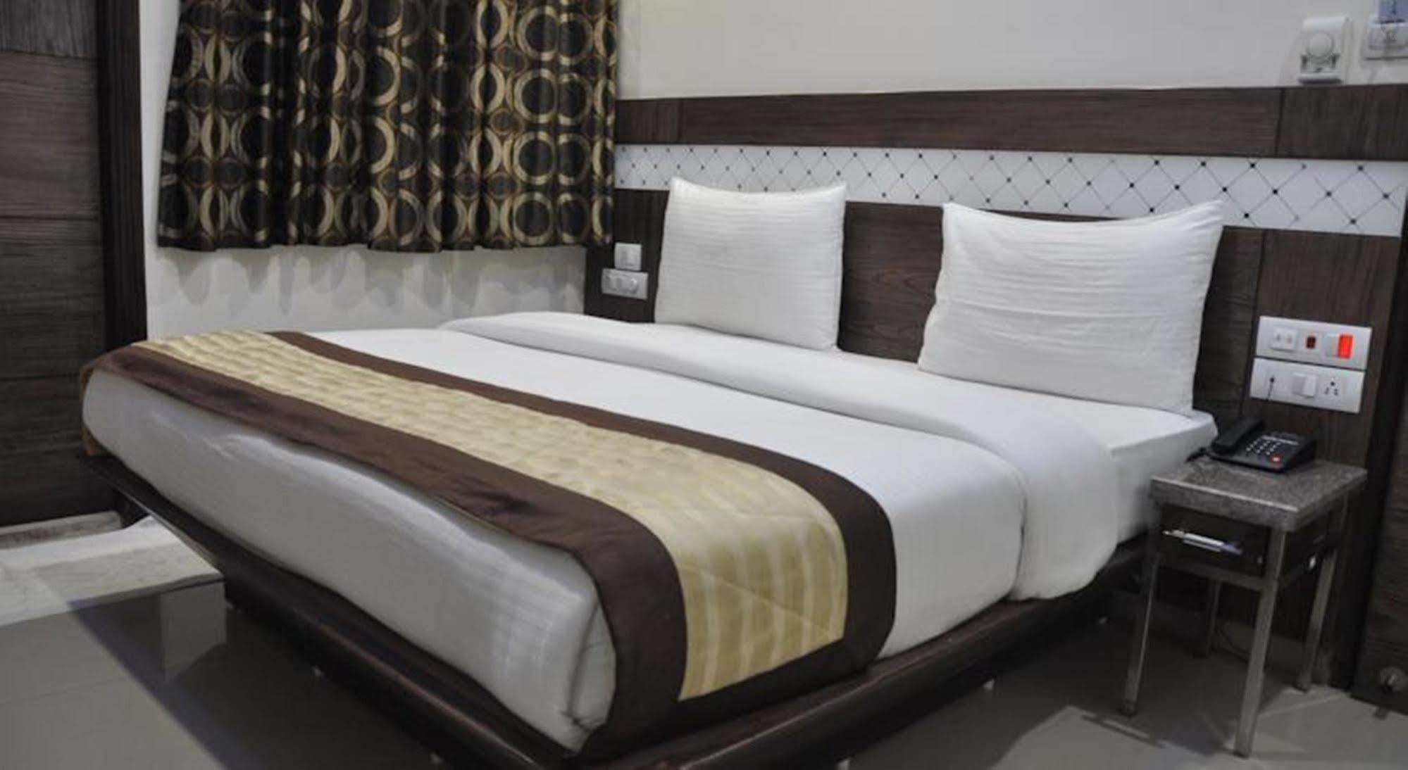 Well Dx Hotel New Delhi