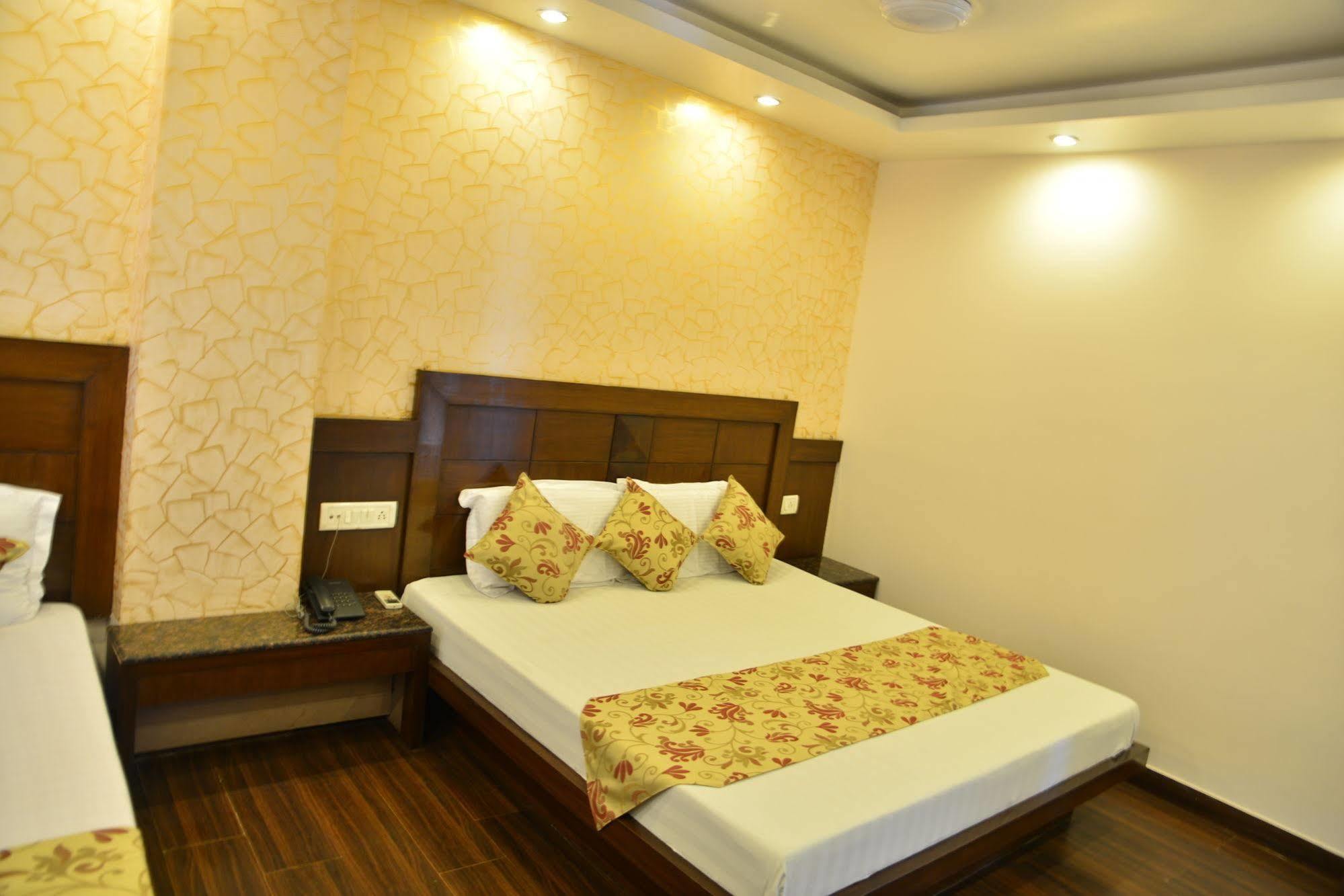 Amax Hotel New Delhi