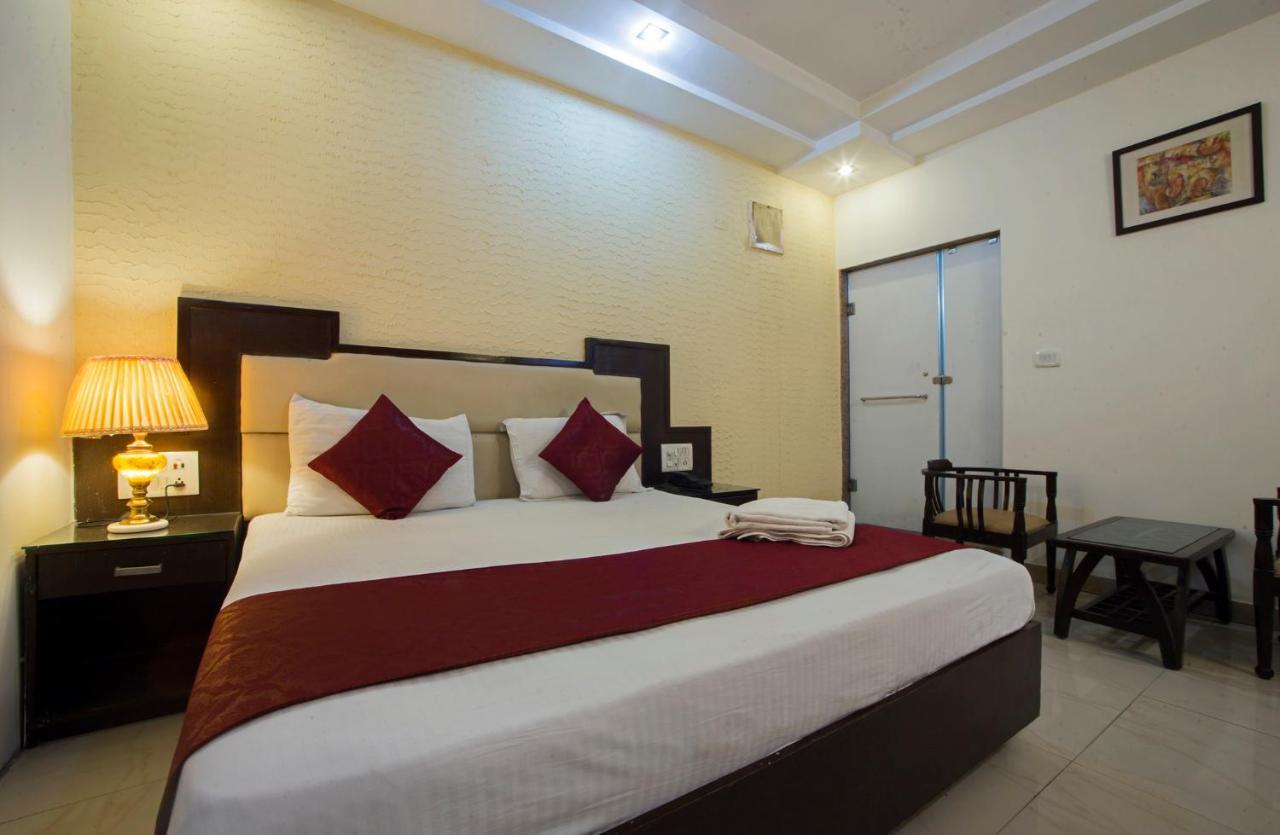 Baba Inn-by Rcg Hotel