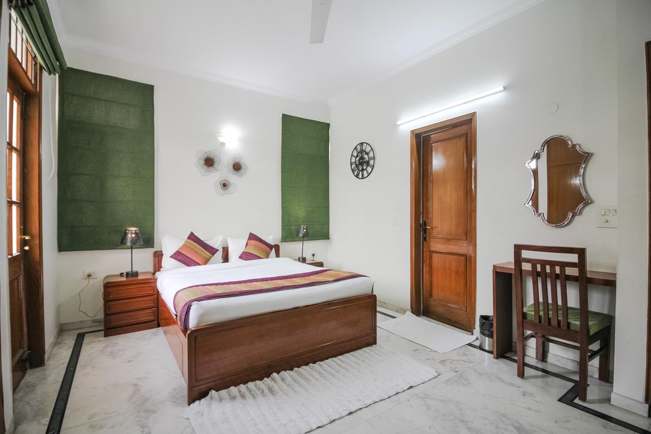 Bed & Breakfast Under My Roof Green Park 3*