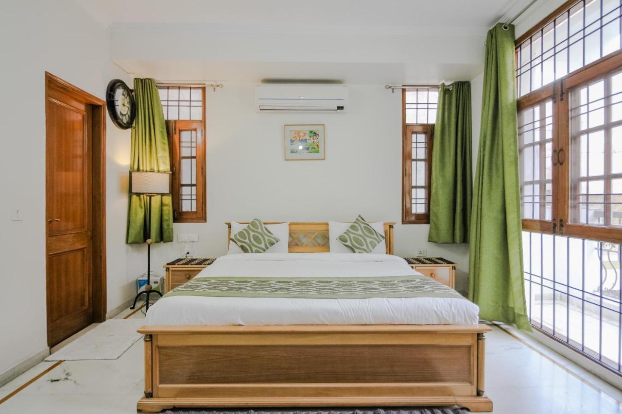 Under My Roof Green Park Bed & Breakfast 3*