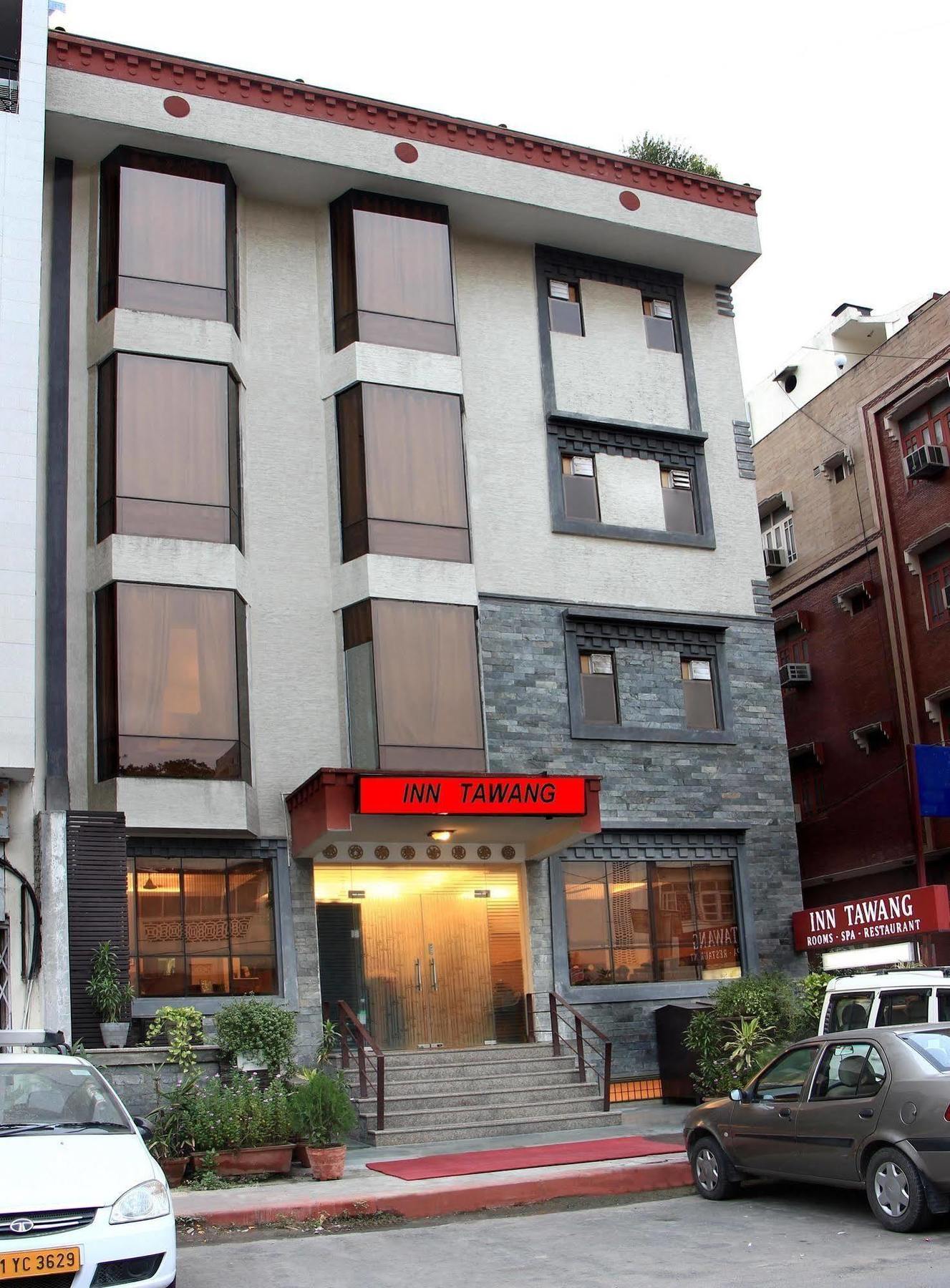 Hotel Tawang Near B L Kapoor Hospital A Well Hygiene 3*