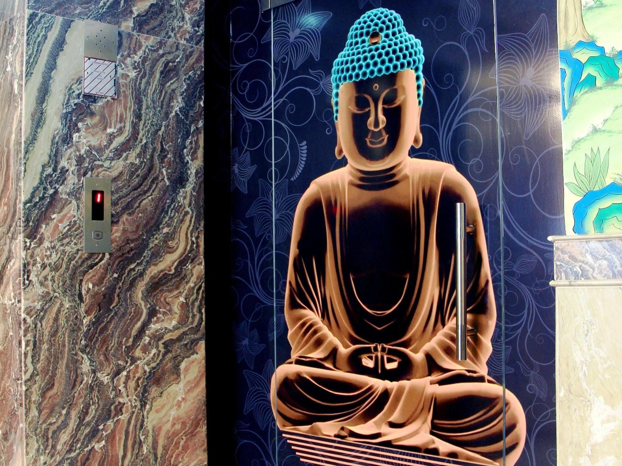 Hotel Tawang Near B L Kapoor Hospital A Well Hygiene 3*