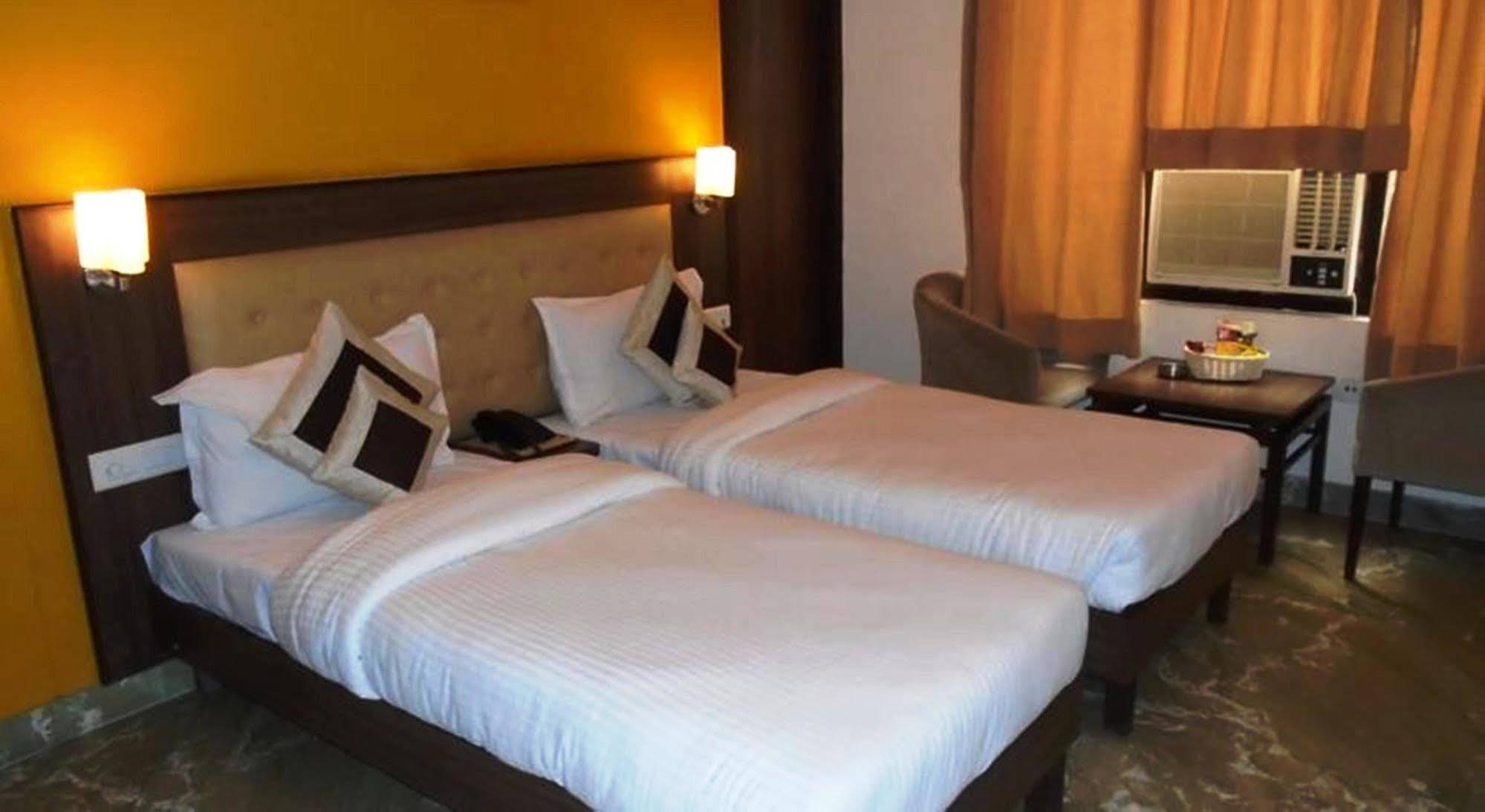 Tawang Near B L Kapoor Hospital A Well Hygiene Hotel Delhi (National Capital Territory of India)