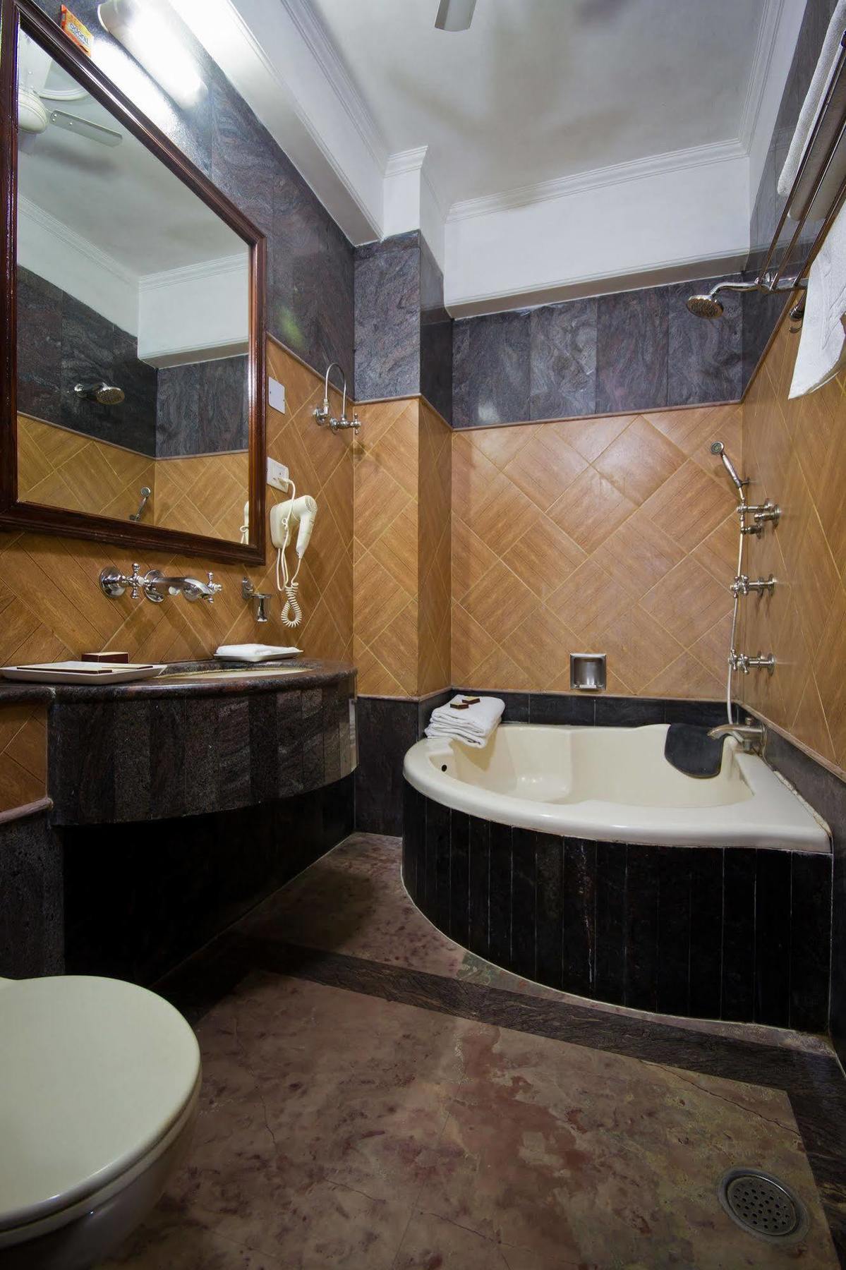 Hotel Sunstar Grand