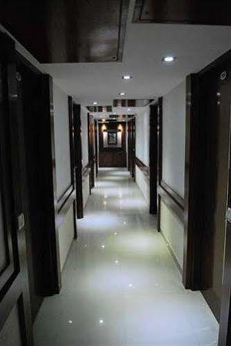 Fortuner Karol Bagh Just 1 Km From New Railway Station Hotel