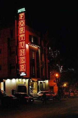 Fortuner Karol Bagh Just 1 Km From New Railway Station Hotel 4*