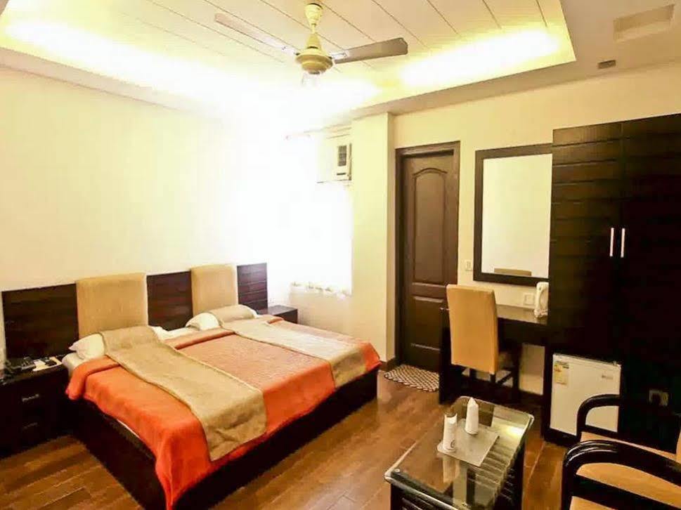 Hotel New Walnut Castle Delhi (National Capital Territory of India)