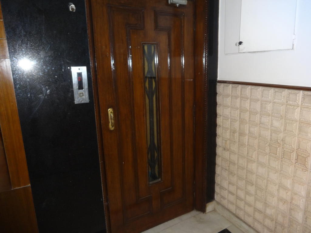 Adb Crystal Deluxe Hotel 2*