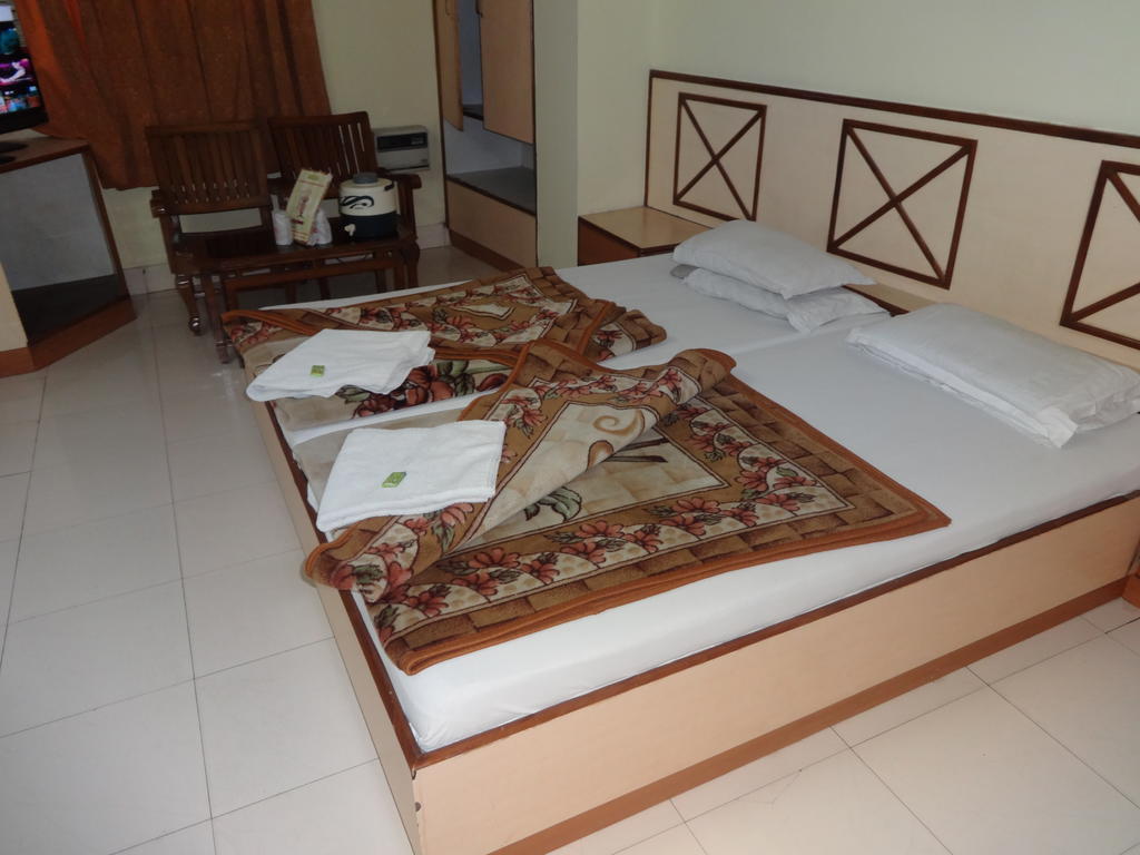 Adb Crystal Deluxe 2* New Delhi