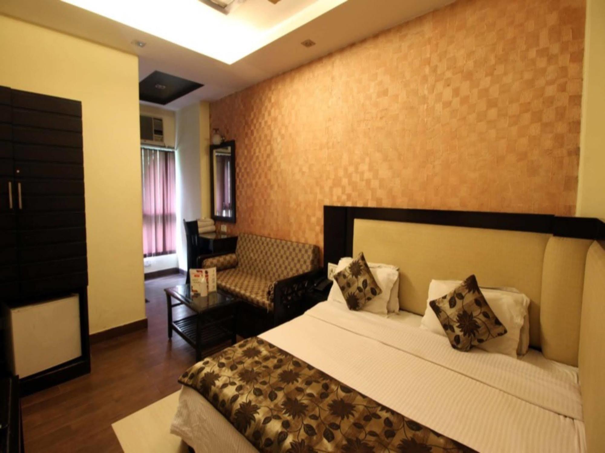 Arihant Inn-near Blk Hospital Hotel