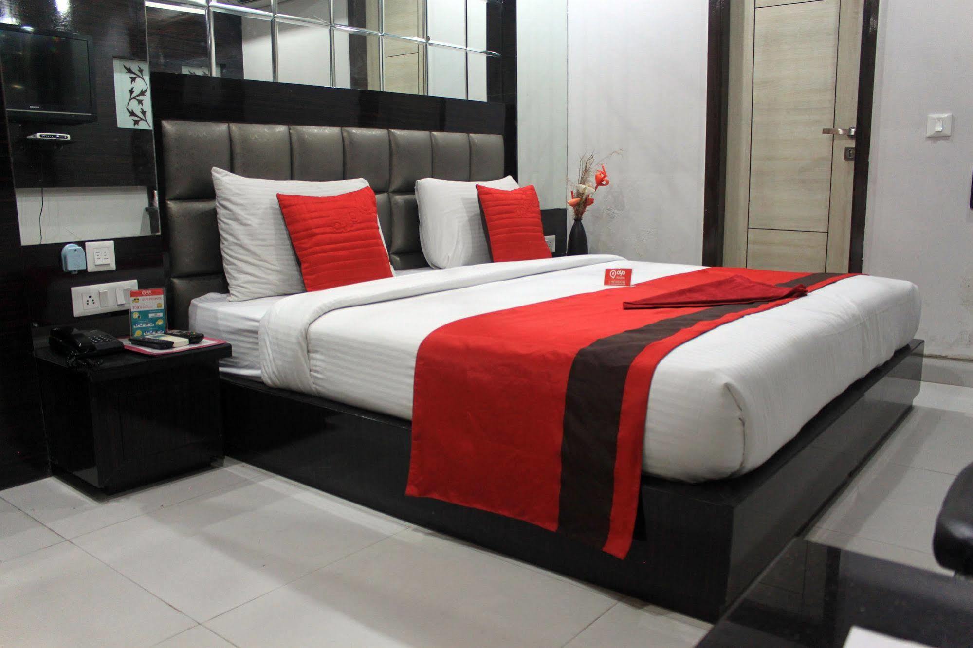 Hotel Fabexpress Lotus Palace New Delhi