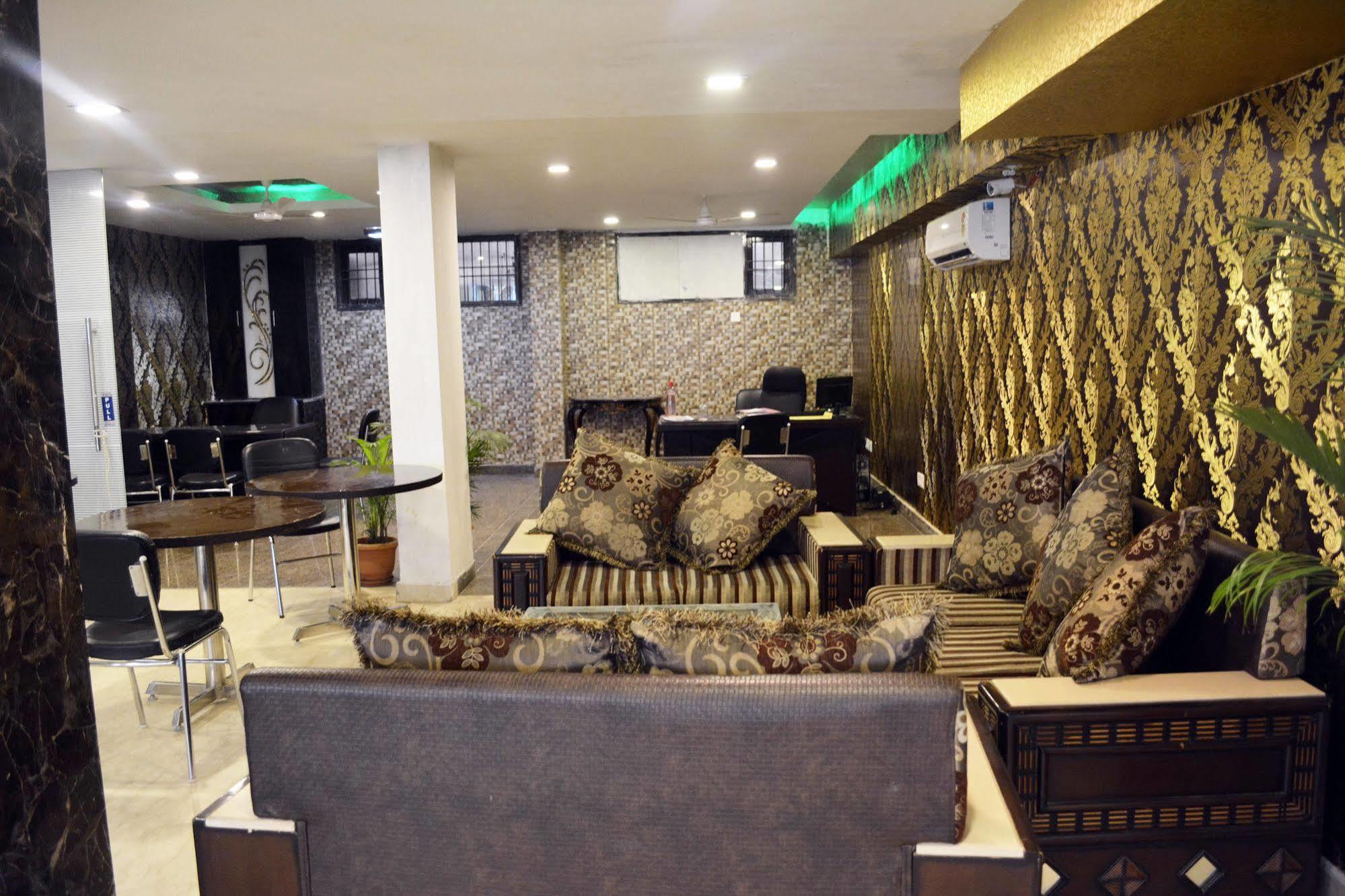 Fabexpress Lotus Palace Hotel New Delhi