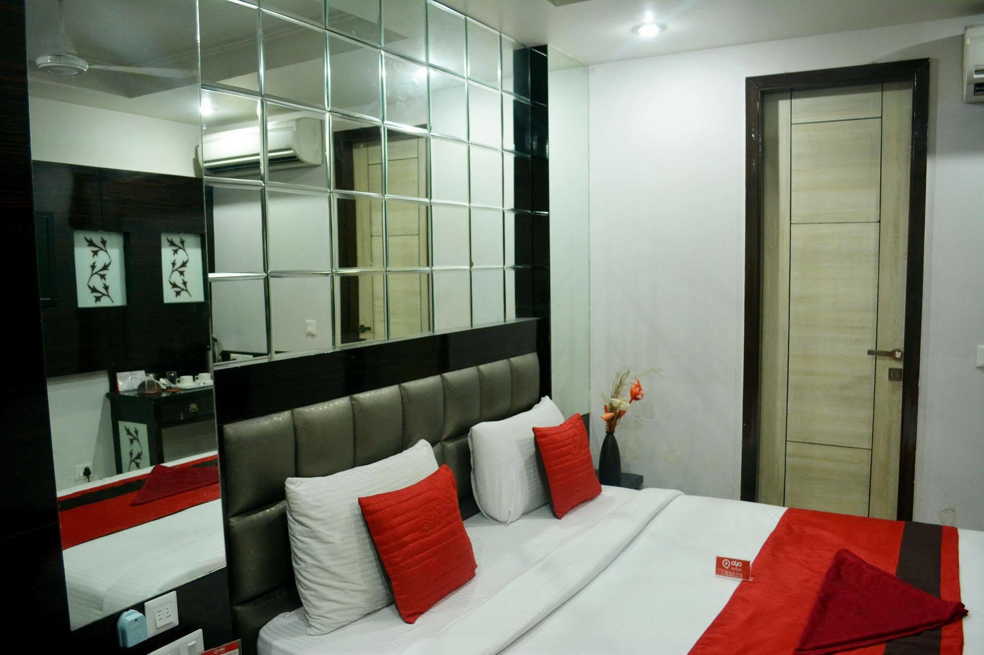 Fabexpress Lotus Palace 3* New Delhi