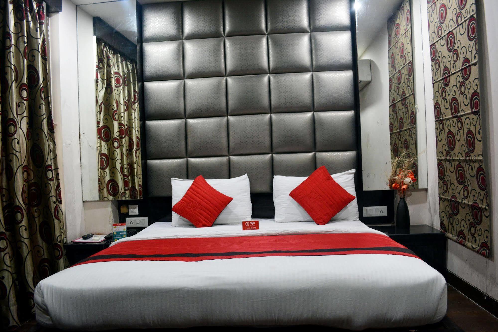 Fabexpress Lotus Palace Hotel New Delhi
