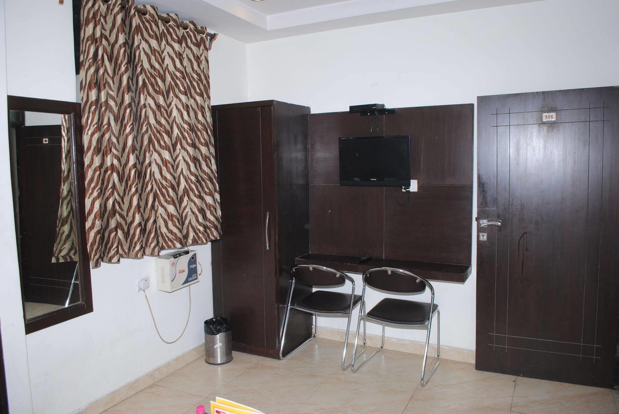 Seven Seas Hotel