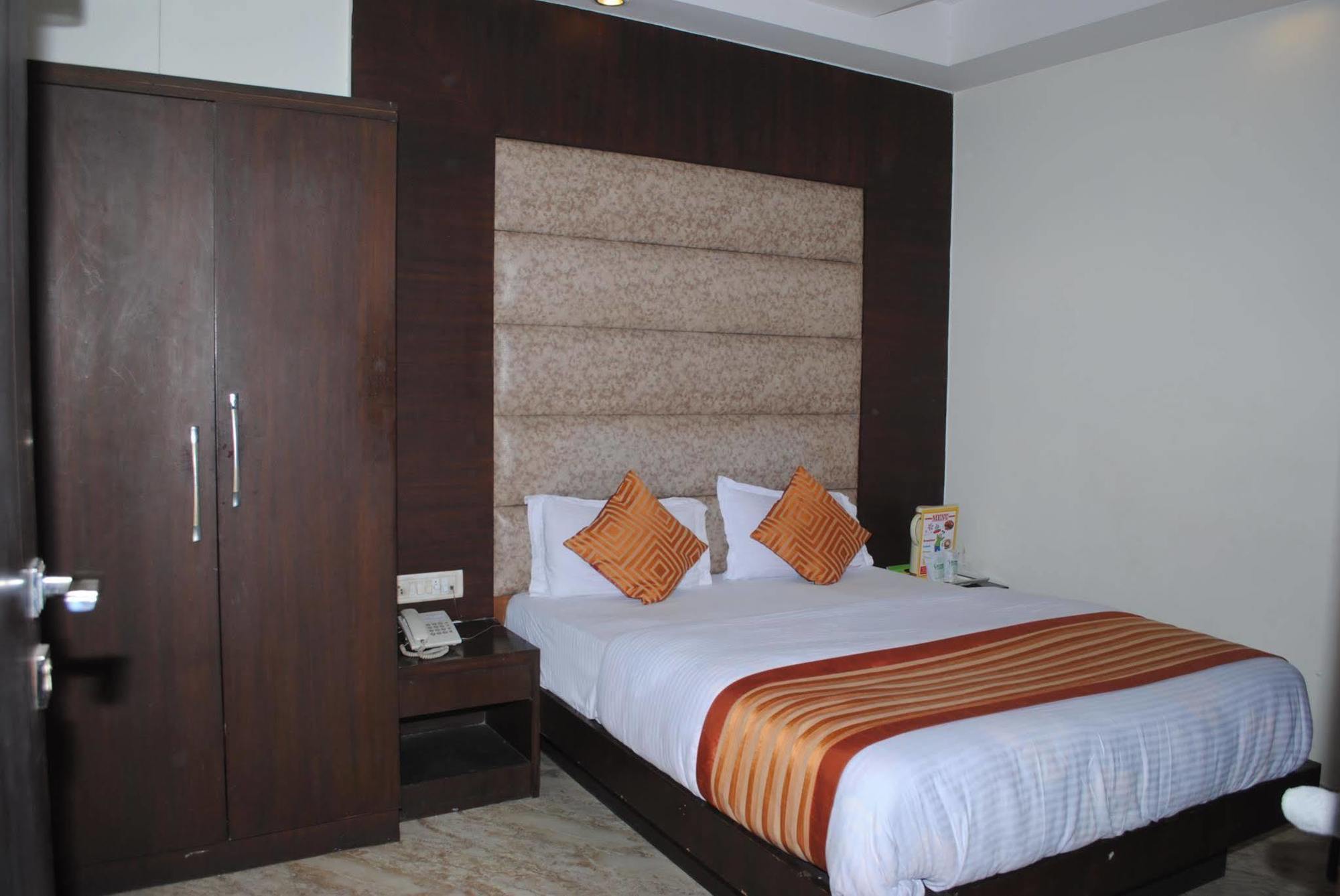 Hotel Seven Seas 2*
