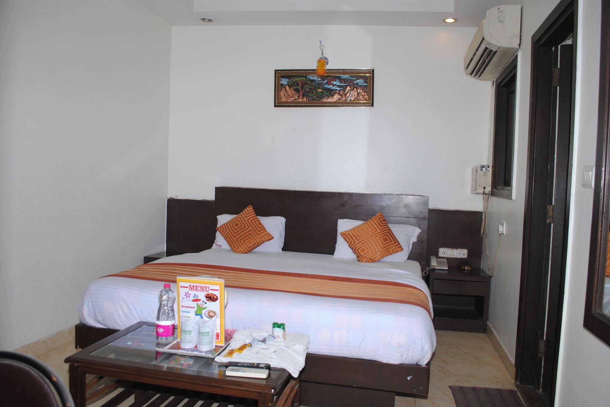 Seven Seas Hotel 2*