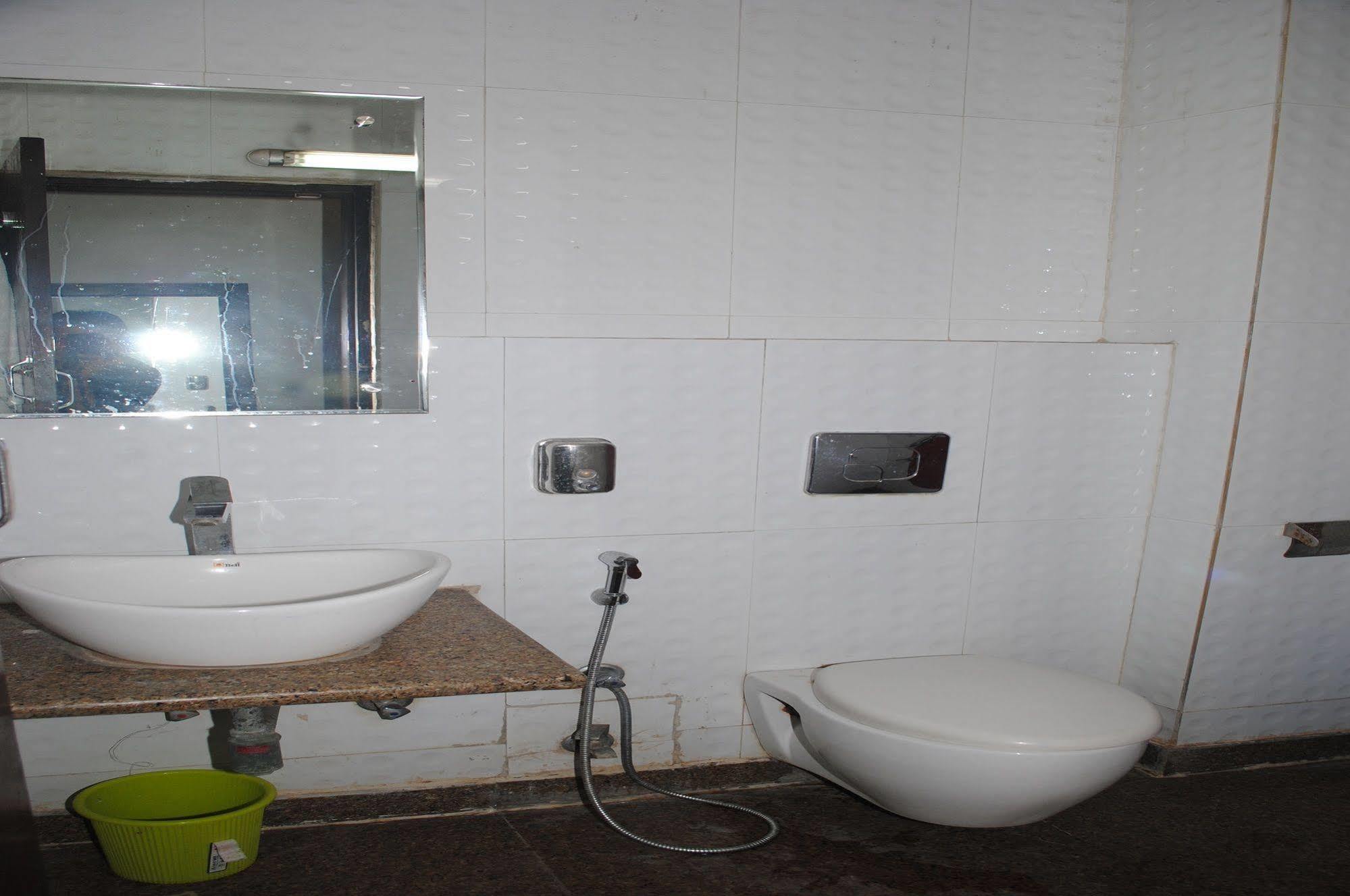 Hotel Seven Seas 2*