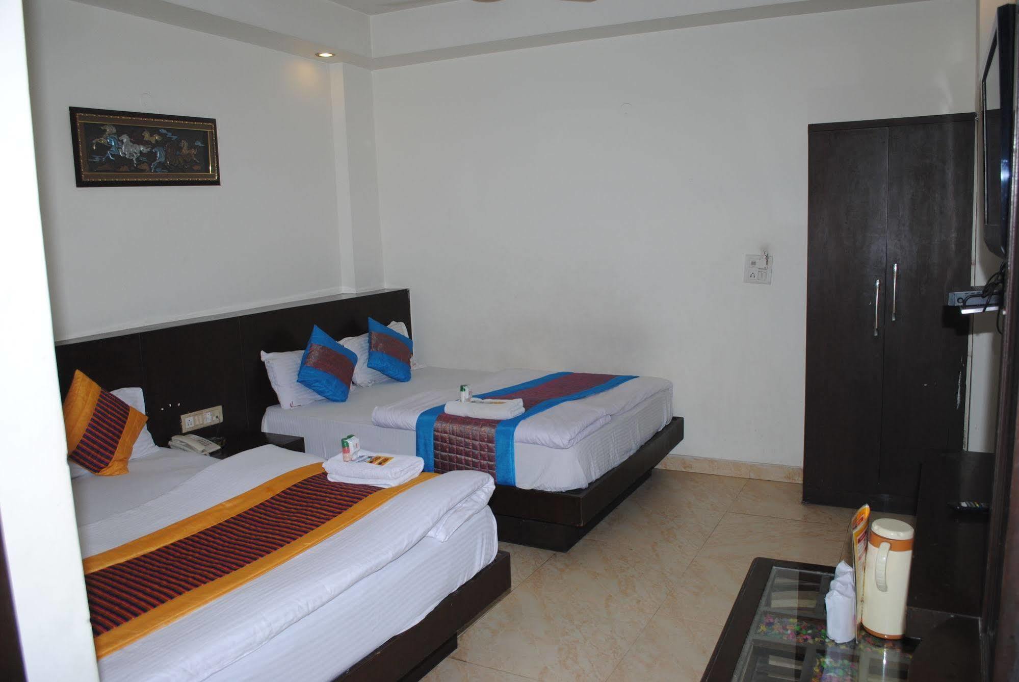 Seven Seas Hotel New Delhi