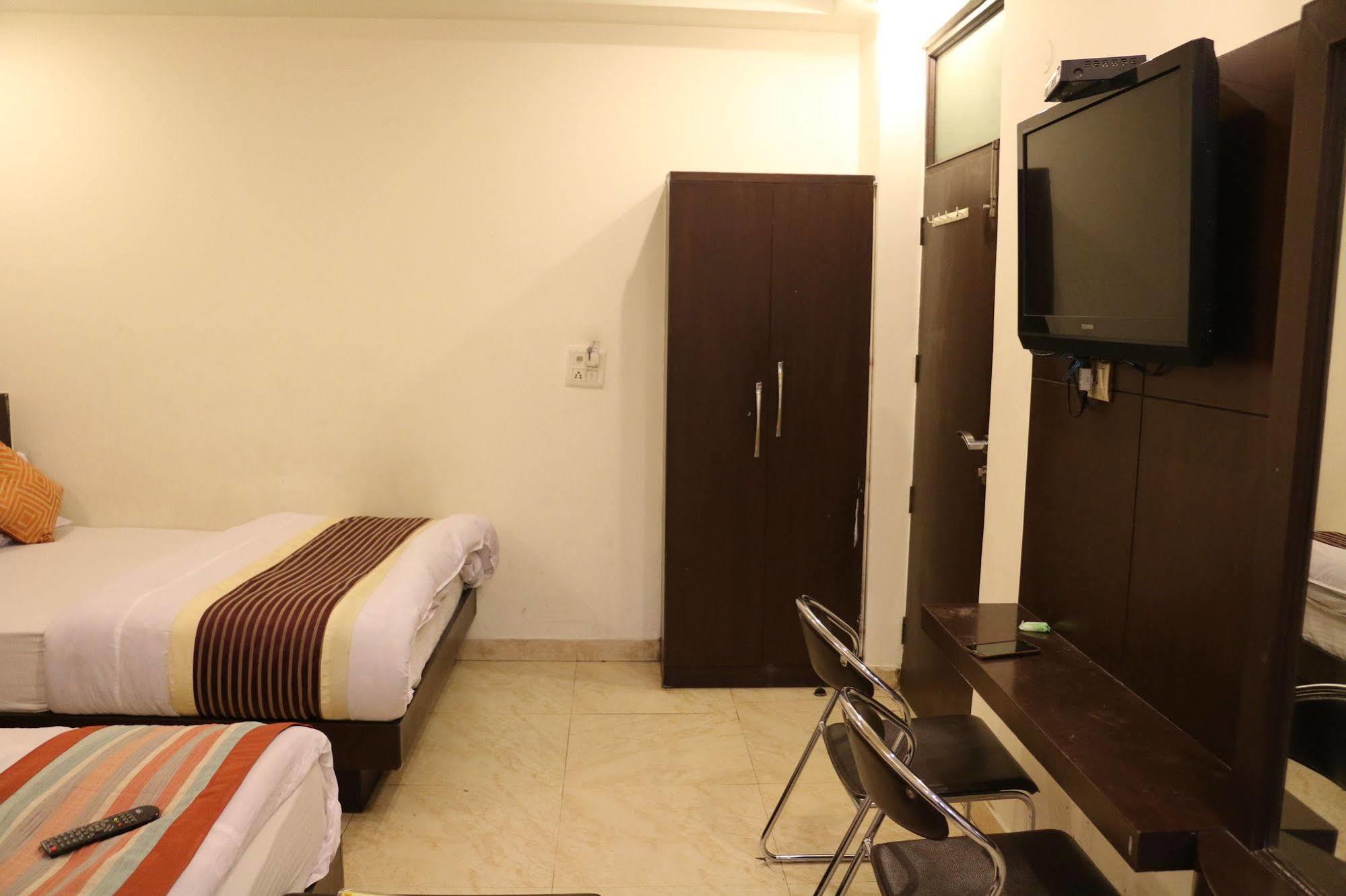 Seven Seas Hotel 2*