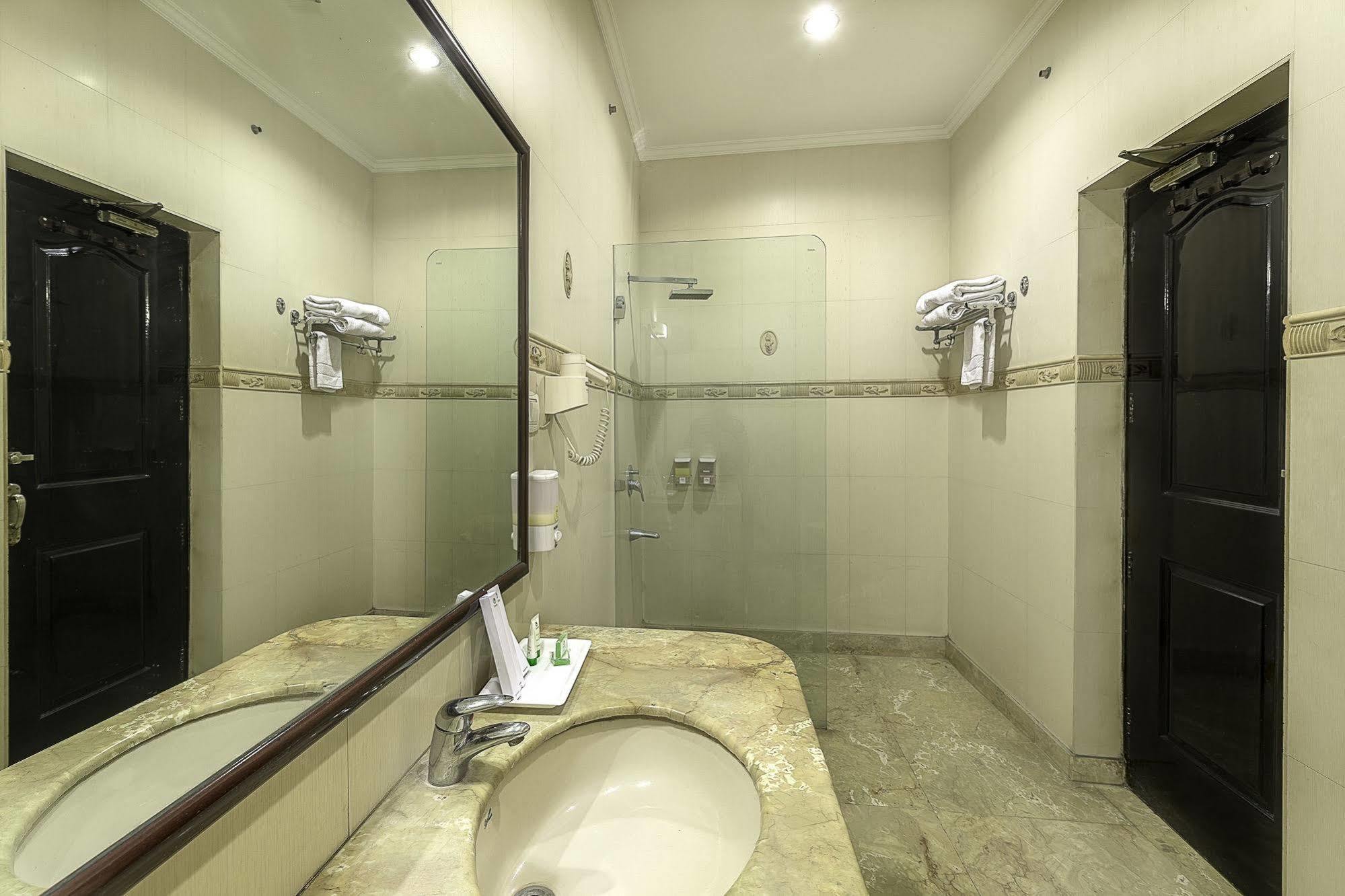 Hotel Treebo Trend Singh Sons Karol Bagh 3*